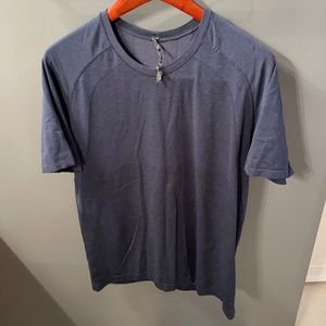 Men’s metal vent tech shirt